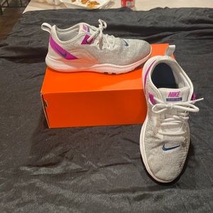 Size 8.-Nike Women's Flex Trainer 9 Sneaker